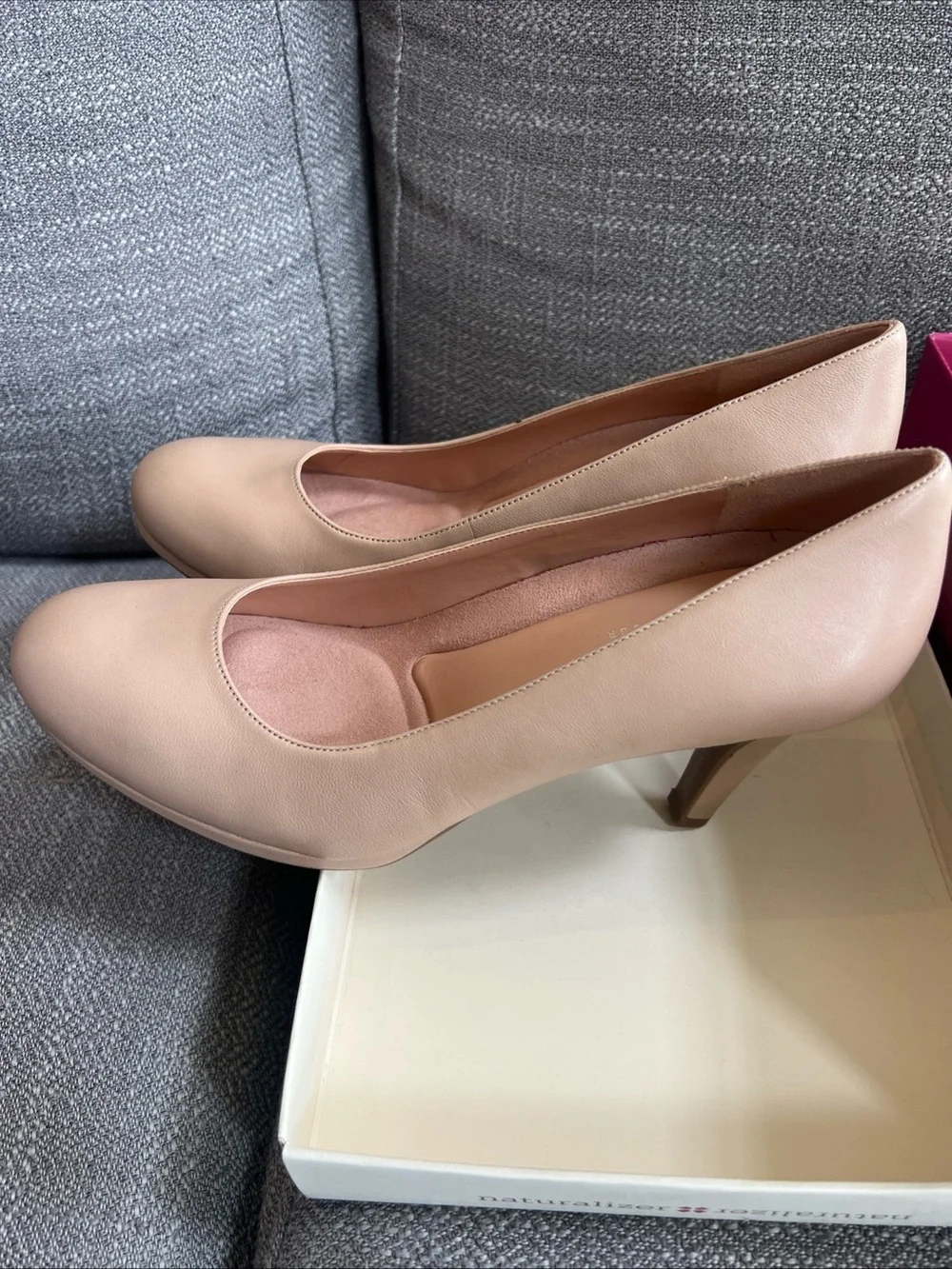 Naturalizer Michelle Pumps Heel Tender Taupe Leather Women’s Size 7.5 With Box
